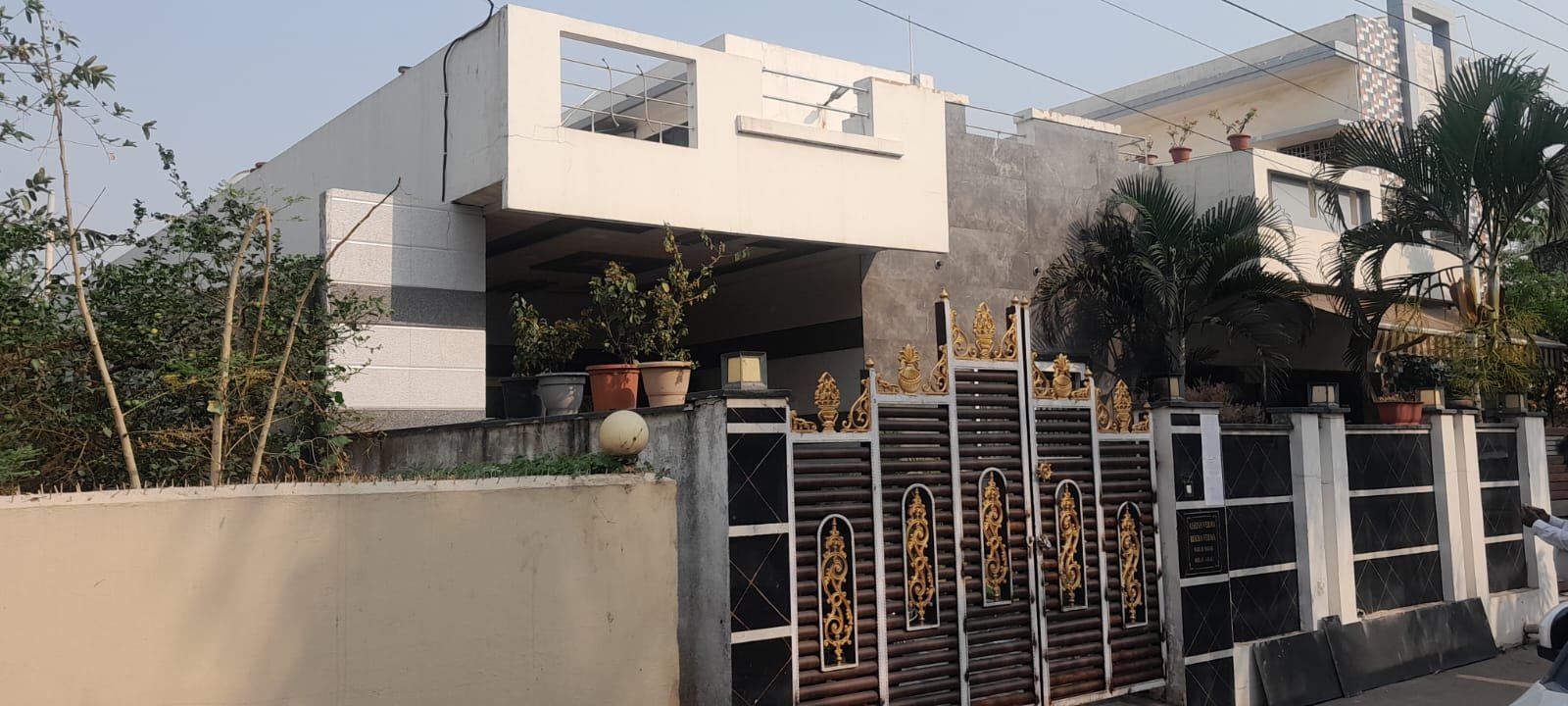 CBI की टीम पहुंची पूर्व मुख्यमंत्री के ओएसडी निवास, सील खोलकर ली तलाशी