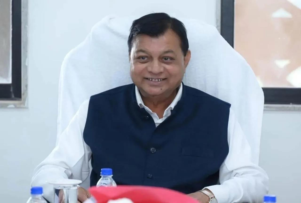 छत्तीसगढ़ के उद्योग मंत्री लखन लाल देवांगन को कारण बताओं नोटिस