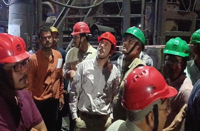 CG : प्रकाश इंडस्ट्रीज में हादसा, GM समेत 13 लोग झुलसे, 3 की हालत नाजुक CG : प्रकाश इंडस्ट्रीज में हादसा, GM समेत 13 लोग झुलसे, 3 की हालत नाजुक