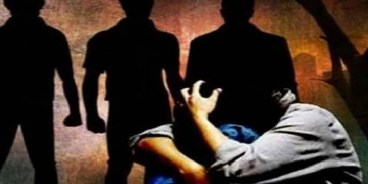 Crime News : मंगेतर के सामने युवती से 8 दबंगों ने किया सामूहिक दुष्कर्म Crime News : मंगेतर के सामने युवती से 8 दबंगों ने किया सामूहिक दुष्कर्म