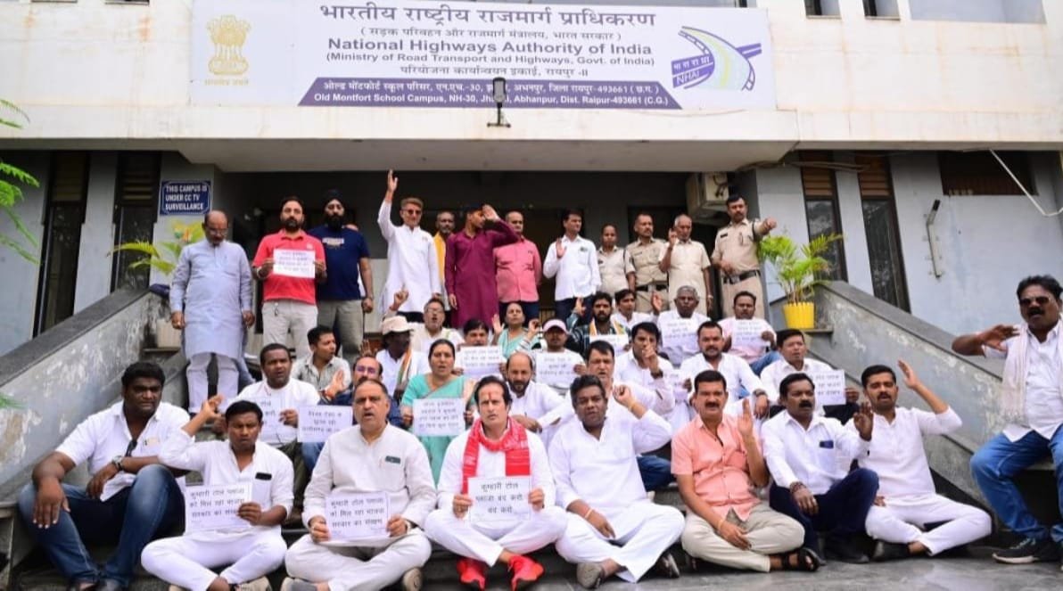 कुम्हारी टोल प्लाजा को बंद करने की मांग, समयावधि समाप्ति के बाद भी वसूली