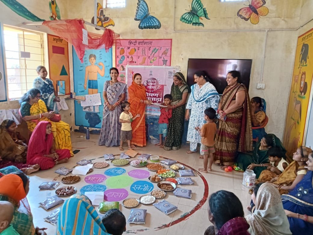 पोषण पखवाड़ा में महुदा में जागरूकता व सुपोषण चौपाल का किया गया आयोजन