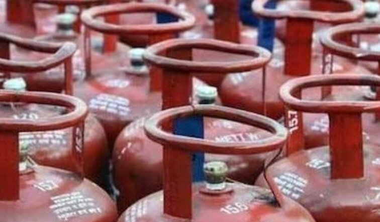 BREAKING : आम आदमी को बड़ा झटका: ₹50 महंगा हुआ LPG गैस सिलेंडर