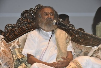 शोक मनाने से कुछ नहीं होगा, आतंकियों को उनकी जगह दिखाए : श्री श्री रविशंकर