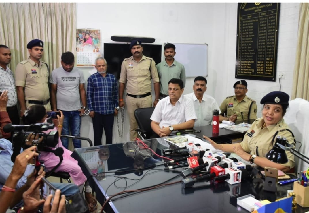 शिवनाथ ट्रेन से 65 लाख की चोरी, GRP भिलाई ने आरोपियों को दबोचा राउरकेला से शिवनाथ ट्रेन से 65 लाख की चोरी, GRP भिलाई ने आरोपियों को दबोचा राउरकेला से