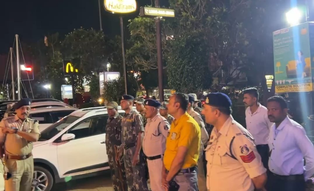 Bhilai मॉल, सिविक सेंटर में डॉग व बम स्क्वॉड चेकिंग, मॉक ड्रिल के तहत सुरक्षा जांच