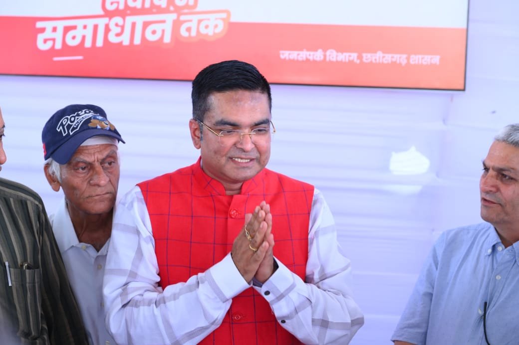 वैशाली नगर के लोकांगन परिसर लगा सुशासन तिहार शिविर