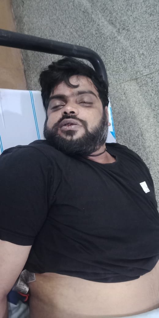सप्रे शाला परिसर स्थित बैडमिंटन एकेडमी में खेलने के बाद युवक की हुई संदिग्ध मौत