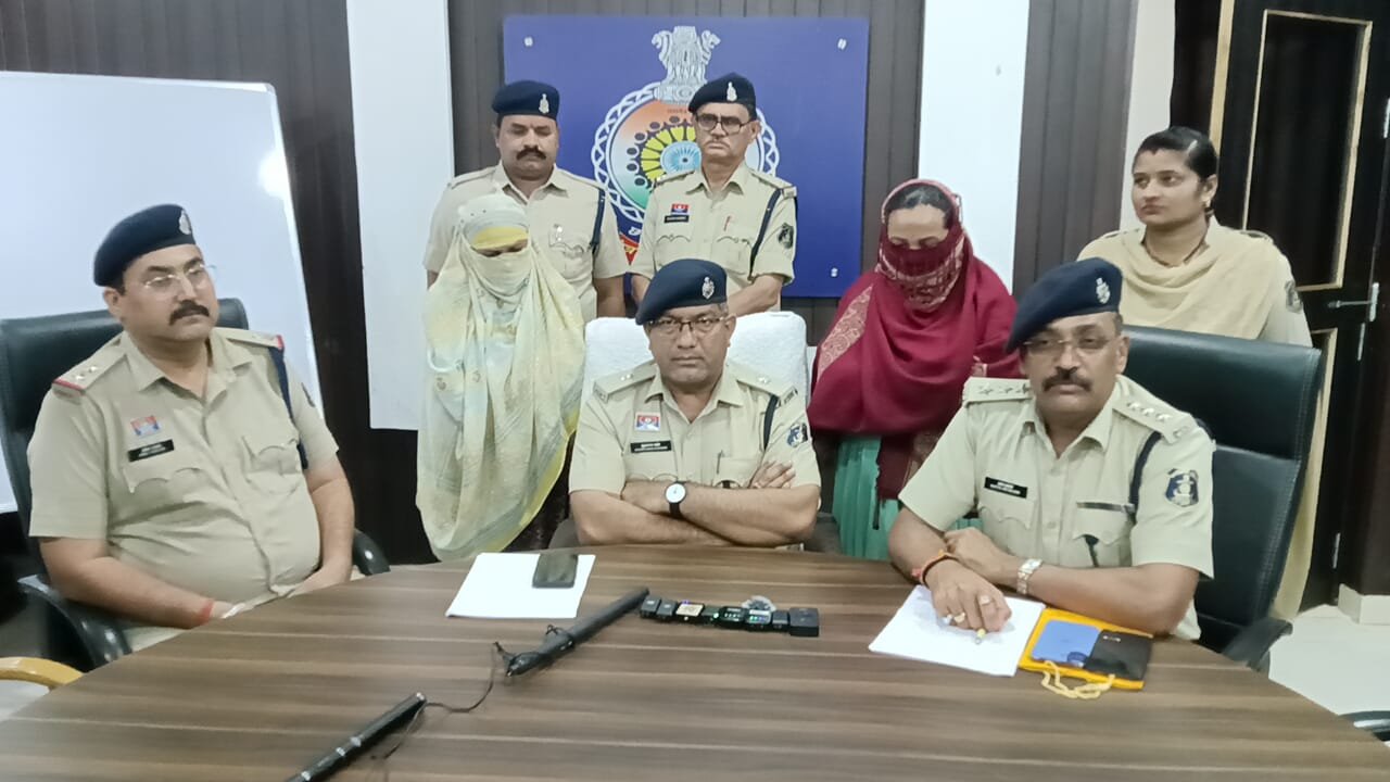 दुर्ग से सपना एवं रानी बनकर रह रही बांग्लादेशी महिलाओं को एसटीएफ ने किया गिरफ्तार