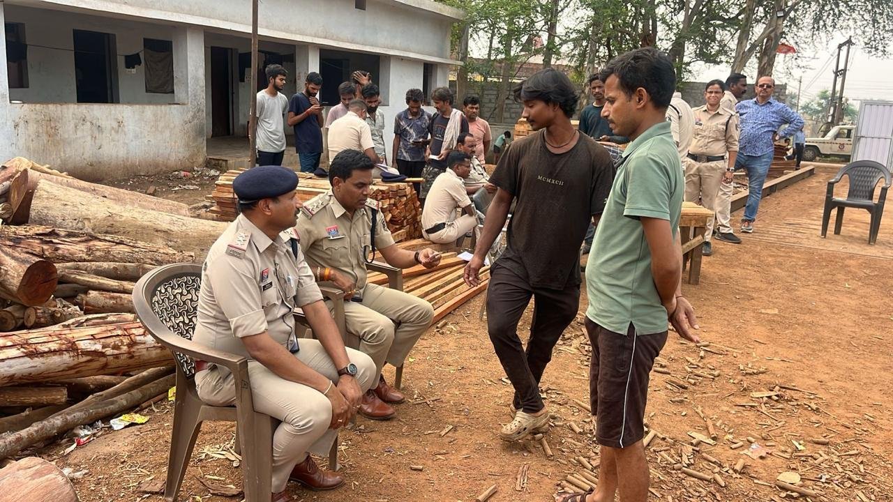 अवैध घुसबैठियों के खिलाफ दुर्ग जिले में पुलिस ने चलाया अभियान, 474 से पूछताछ