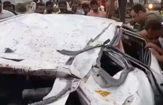 दिल दहला देने वाला हादसा, सूखी नदी में गिरी कार, 5 लोगों की मौत, 2 घायल