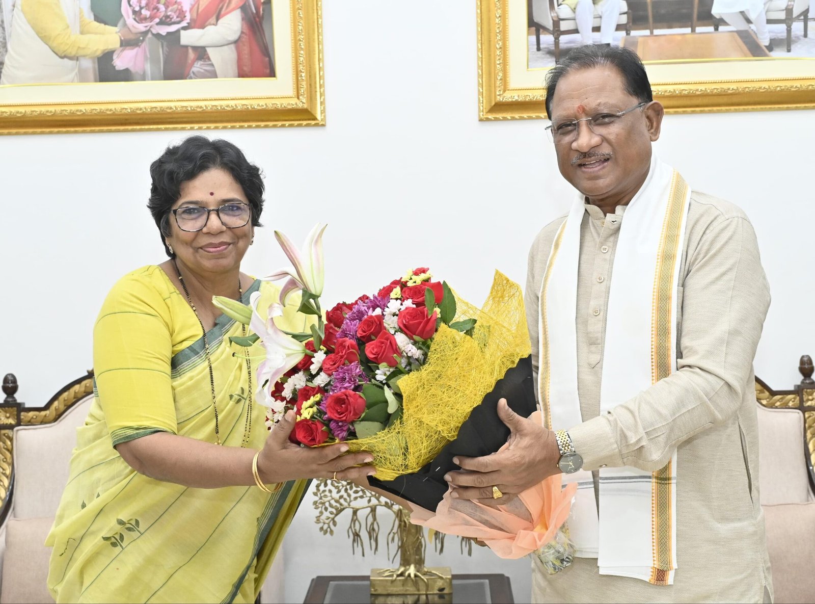CM विष्णु देव साय से राष्ट्रीय महिला आयोग की अध्यक्ष ने की सौजन्य मुलाकात