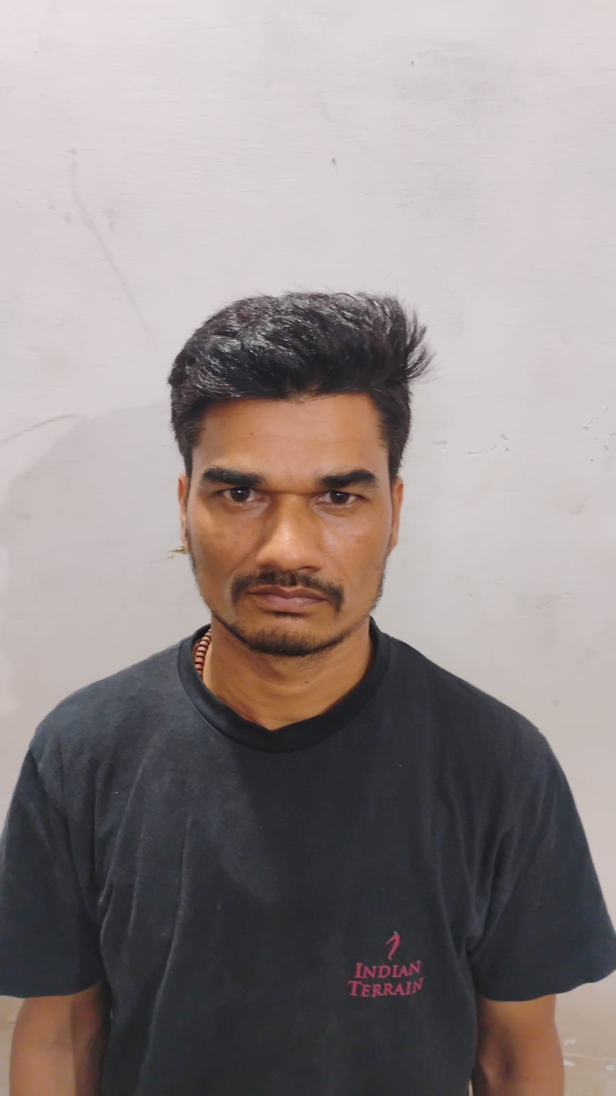 मेडिकल स्टोर को प्रतिबंध नशीली टैबलेट सप्लाई करता था दवा प्रतिनिधि