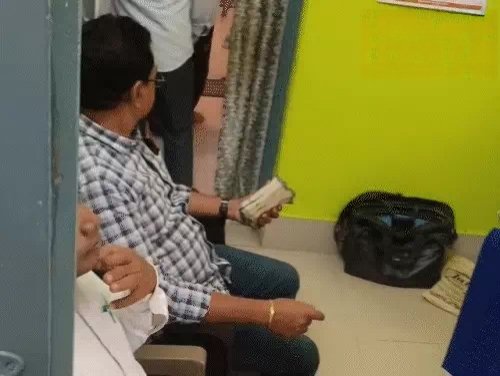 PWD का EE सरकारी बंगले में ले रहा था 2 लाख की रिश्वत , ACB  ने धर दबोचा