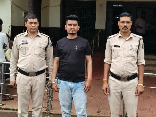 युवक को ब्लैकमेल करने वाली महिला मित्र का जीजा गिरफ्तार, वसूले थे 2 लाख युवक को ब्लैकमेल करने वाली महिला मित्र का जीजा गिरफ्तार, वसूले थे 2 लाख