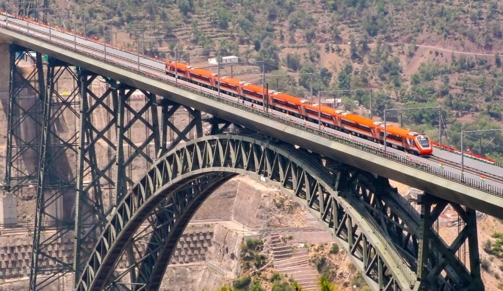 Good News : 700 किराया, 3 घंटे का सफर… कटरा पहुंच रहे श्रद्धालुओं Good News : 700 किराया, 3 घंटे का सफर… कटरा पहुंच रहे श्रद्धालुओं