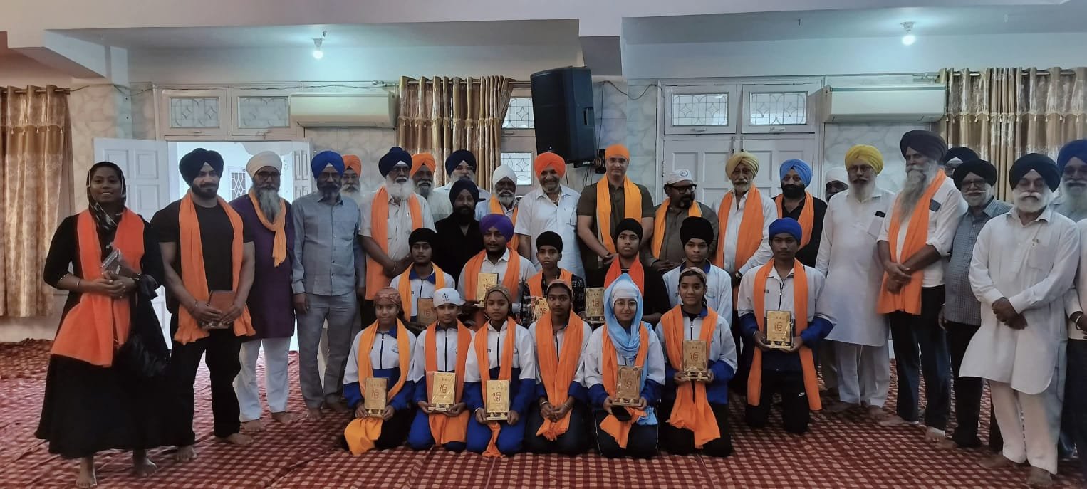 राष्ट्रीय स्पर्धा में 70 मेडल जीतने वाले गतका टीम का छत्तीसगढ़ सिक्ख पंचायत द्वारा किया गया सम्मान