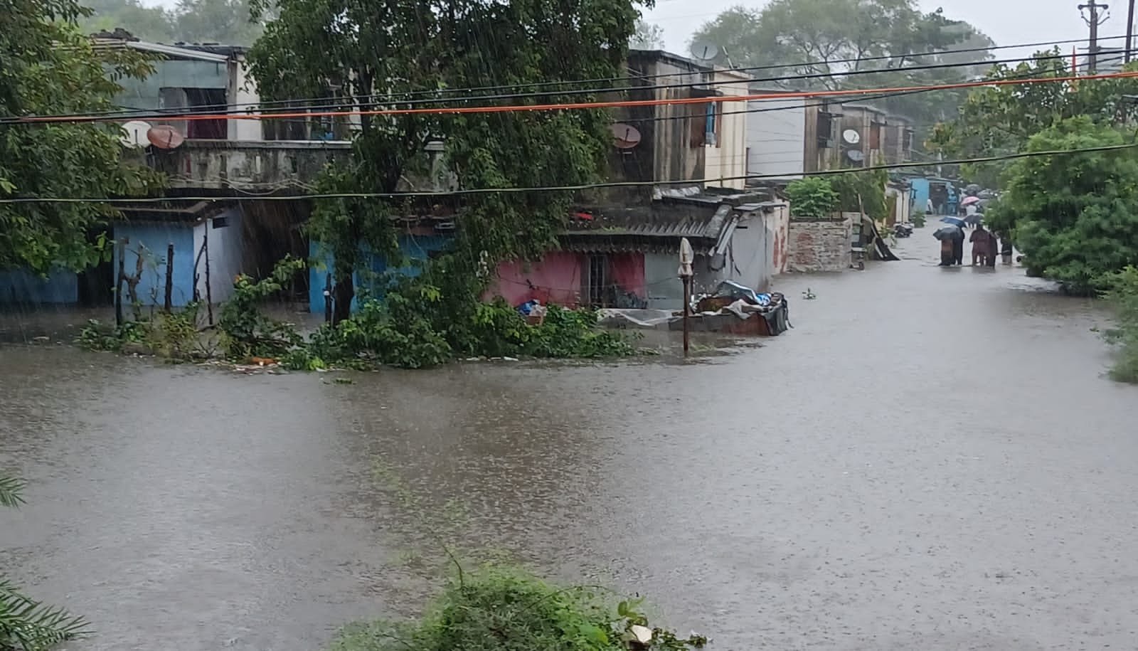 भारी बारिश के चलते भिलाई निगम क्षेत्र की निचली बस्तियों में घुसा पानी, देखिये तस्वीर