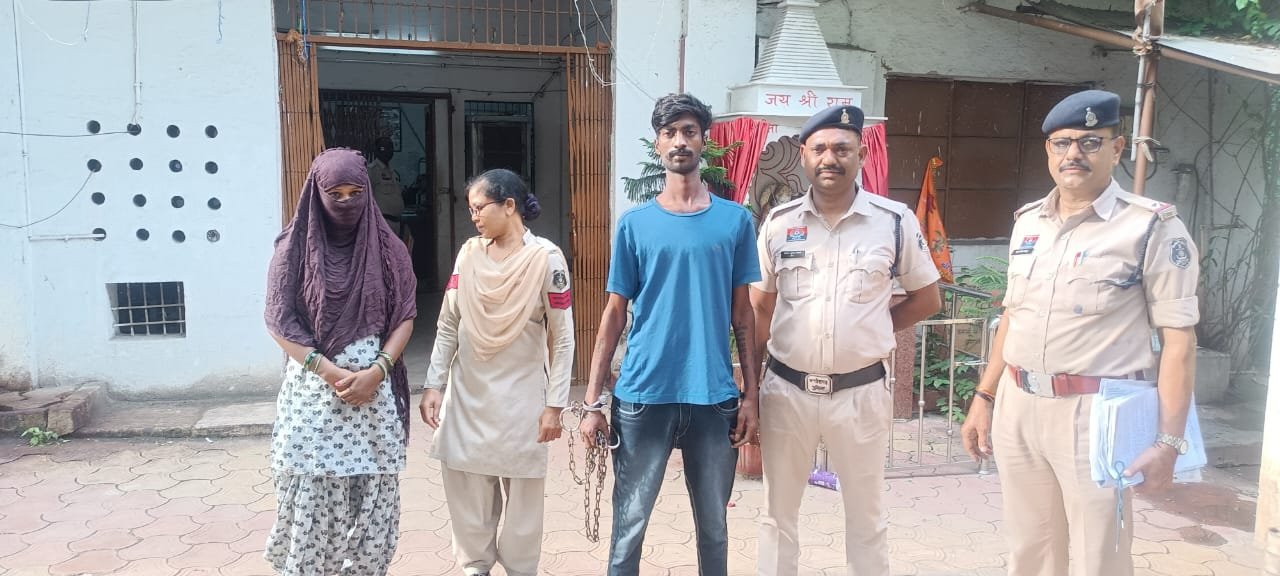 खुर्सीपार में महिला गांजा तस्कर एक सहयोगी के साथ गिरफ्तार