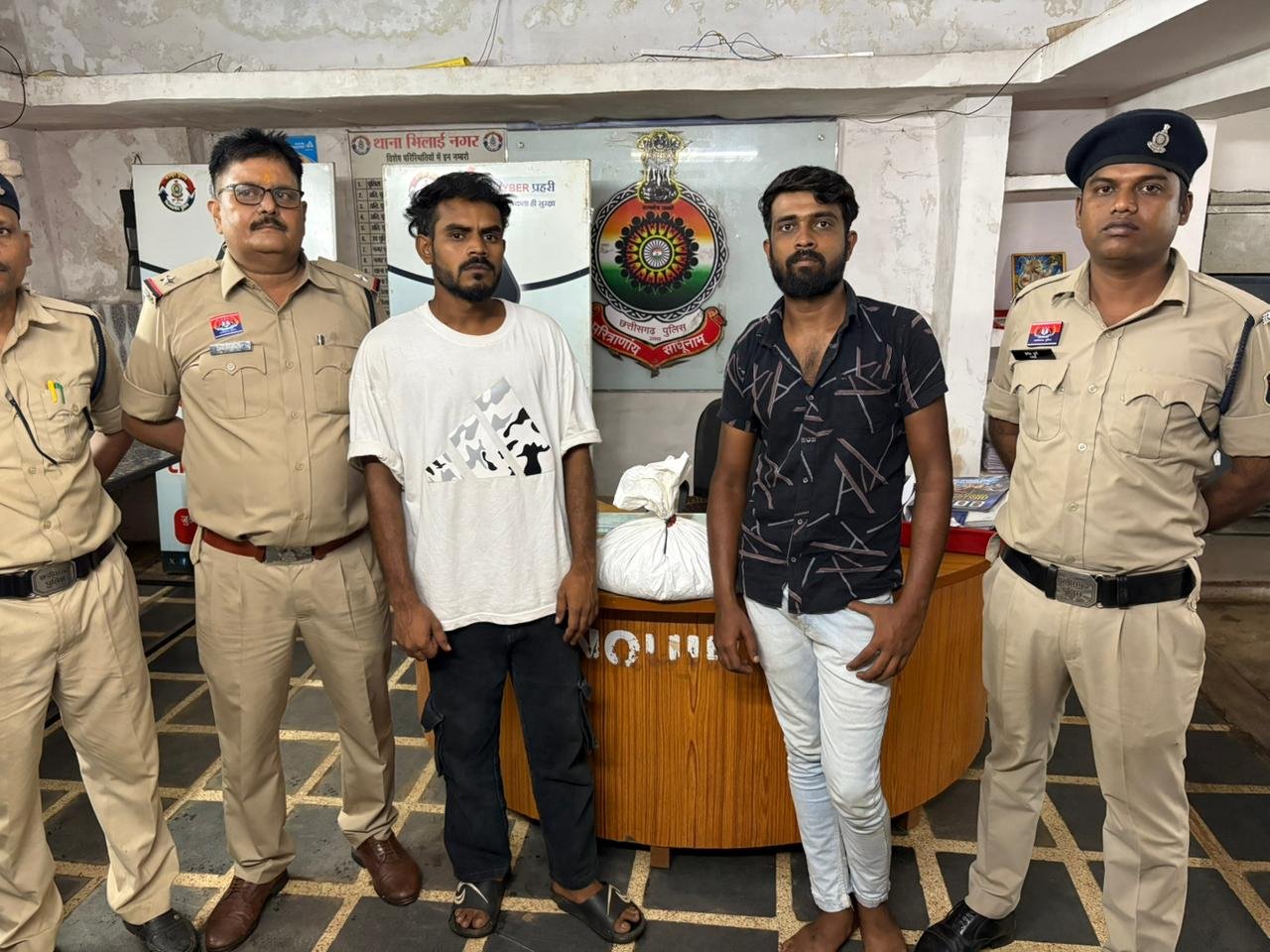 भिलाई में गांजा बिक्री करते दो आरोपी गिरफ्तार, आरोपियों से 30000 का गांजा जप्त