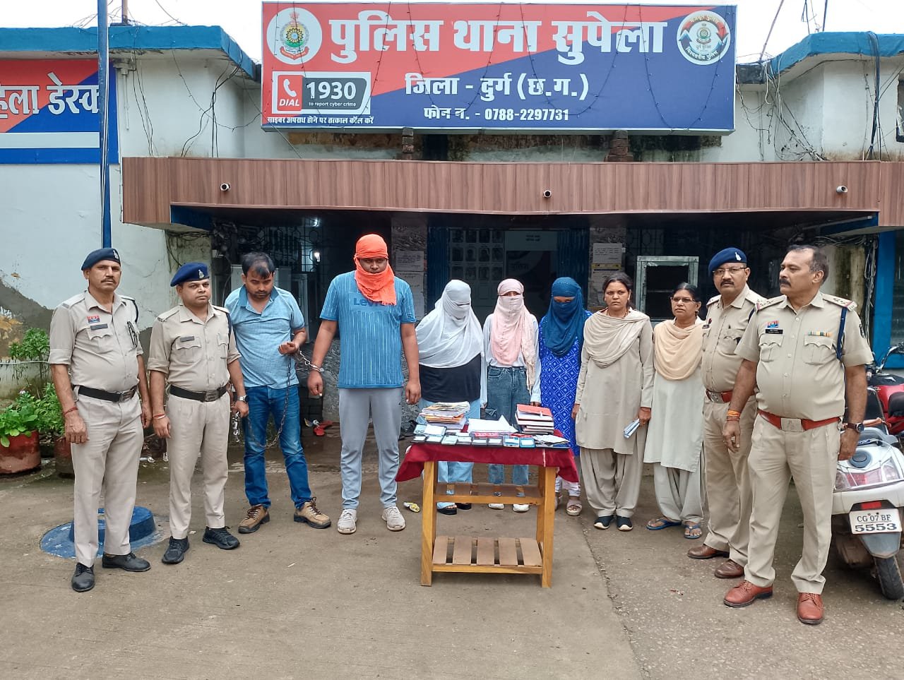 भिलाई के स्पा सेंटर में देह व्यापार, पुलिस का छापा, तीन महिला सहित पांच गिरफ्तार