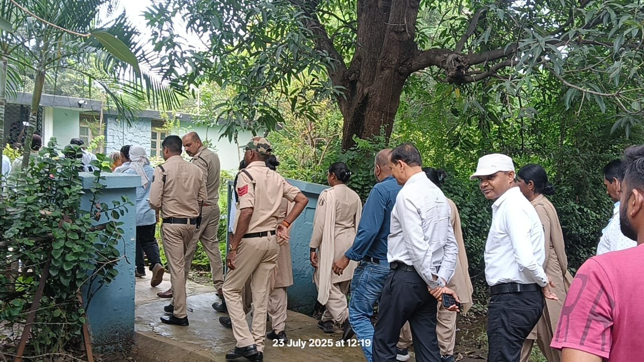 टाउनशिप में 3 साल से था DGM का अवैध कब्जा, बीएसपी ने किया बेदखल