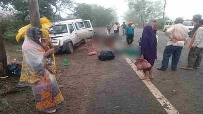 अयोध्या दर्शन कर लौट रहे श्रद्धालुओं का तेज रफ्तार वाहन पेड़ से टकराया
