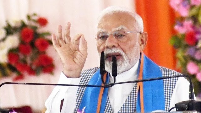 केंद्रीय कर्मचारियों के लिए बड़ी खुशखबरी, 4% बढ़ सकता है DA केंद्रीय कर्मचारियों के लिए बड़ी खुशखबरी, 4% बढ़ सकता है DA