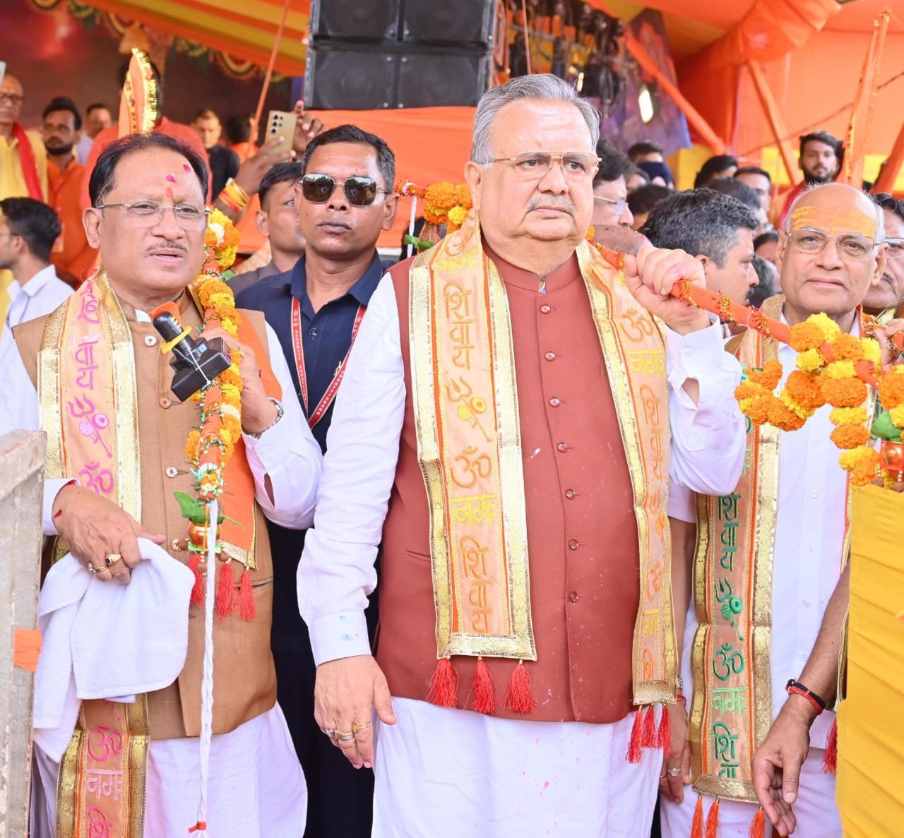 सावन की पावन बेला में CM साय ने किया भगवान शिव का रूद्राभिषेक सावन की पावन बेला में CM साय ने किया भगवान शिव का रूद्राभिषेक