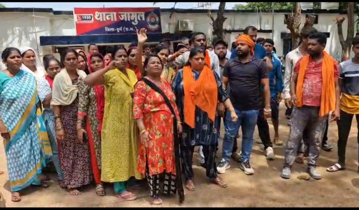 मंदिर एवं मूर्ति खंडित करने पर घासीदास नगर जामुल में जमकर बवाल, थाने का घेराव