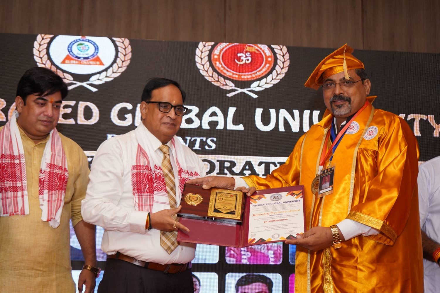 डॉ. अरुण सिंह सिसोदिया को राष्ट्रीय सम्मान, मानद उपाधि डॉक्टरेट से सम्मानित