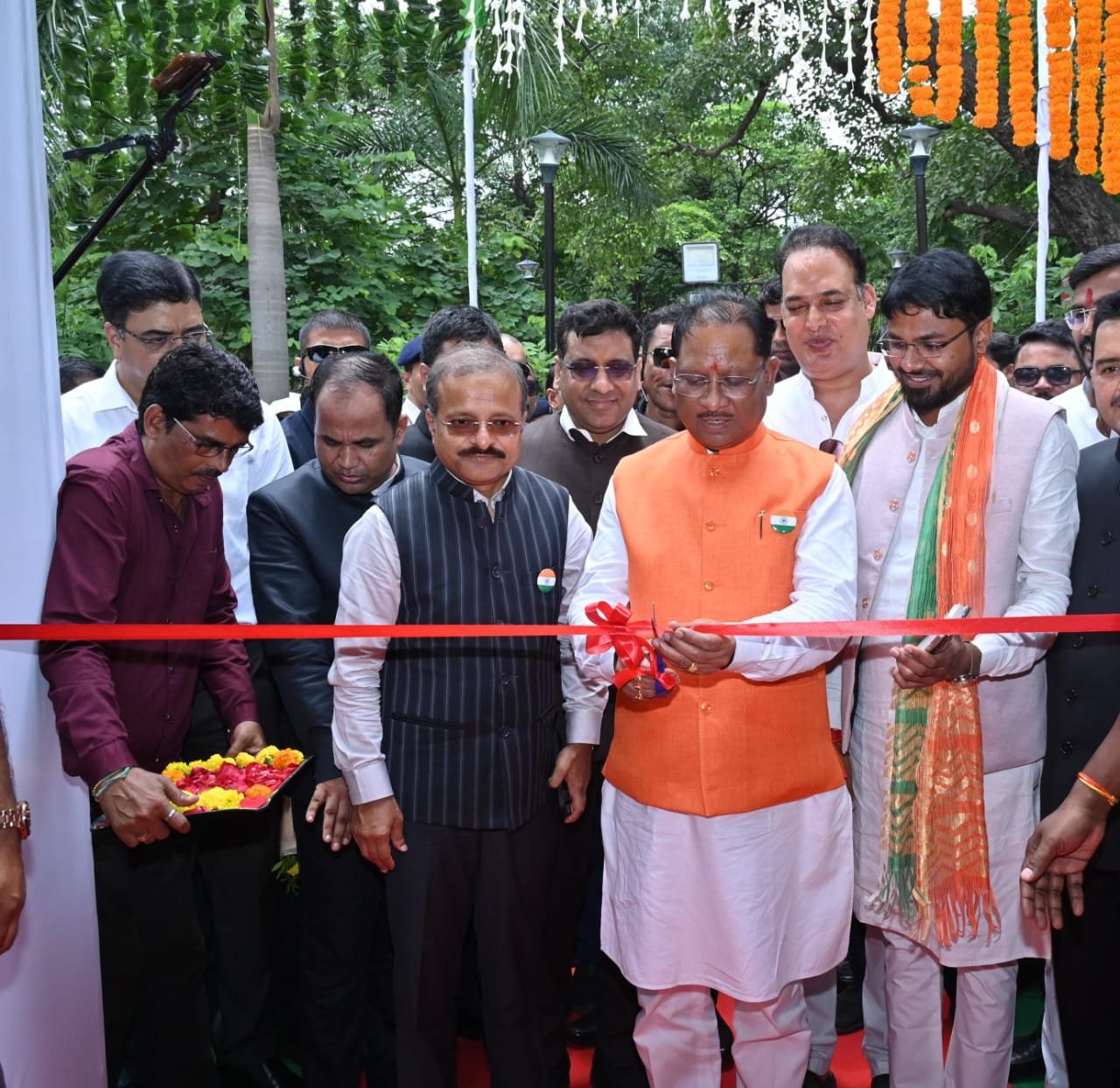 CM साय ने स्वतंत्रता दिवस पर टाउन हॉल में छायाचित्र प्रदर्शनी का किया शुभारंभ