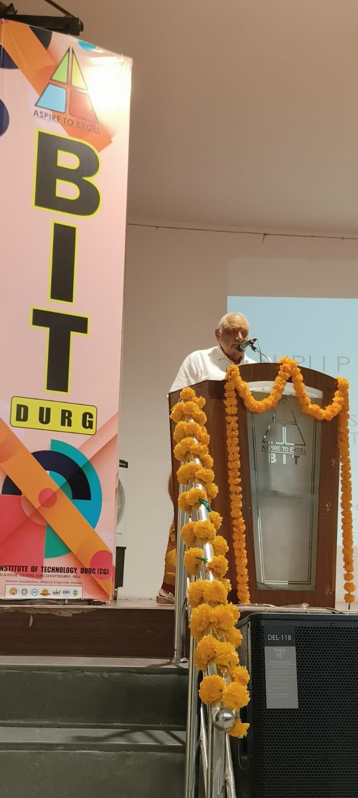 विद्यार्थियों को हनुमान जी से प्रबंधन कौशल सीखने की आवश्यकता – आई पी मिश्रा