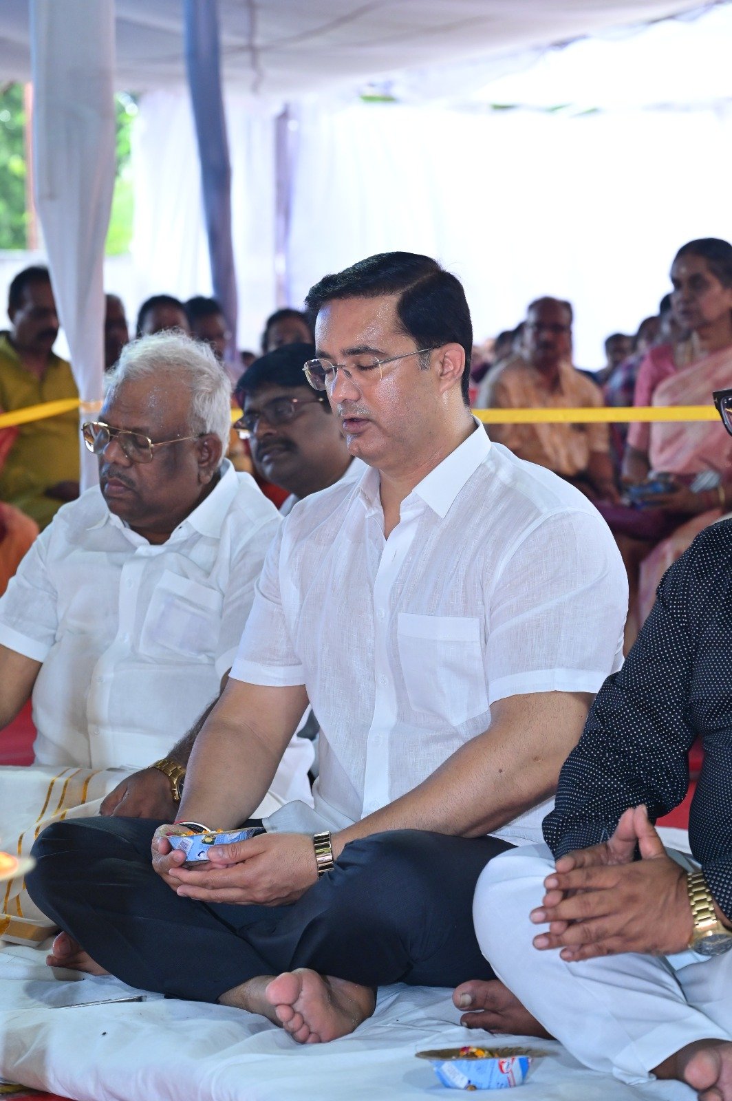 श्री गणेश उत्सव पर 1008 नारियल अष्टद्रव्य महागणपति हवन में शामिल हुए इंद्रजीत सिंह छोटू