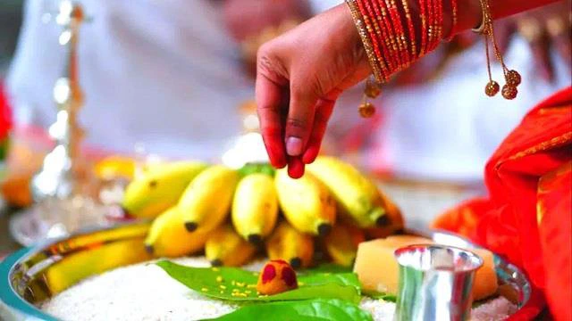 बड़ी लापरवाही : पूजा थी घर में, पीरियड रोकने की ली गोली…