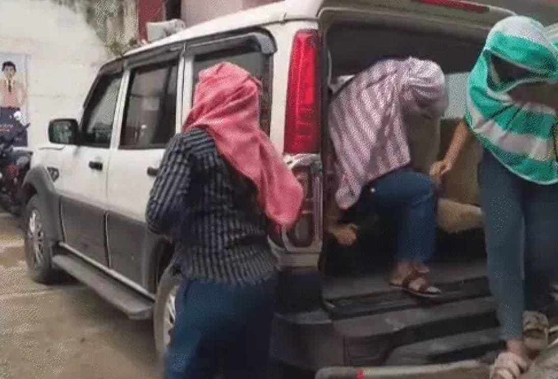 क्लाउड स्पा सेंटर में पुलिस का छापा, मैनेजर सहित 6 युवती गिरफ्तार