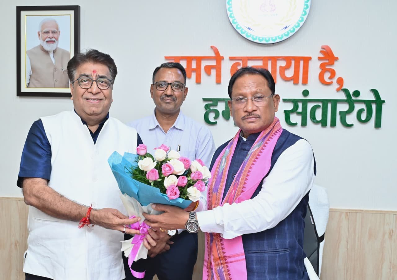 CM से IIITनया रायपुर के निदेशक ओमप्रकाश व्यास ने की सौजन्य मुलाकात CM से IIITनया रायपुर के निदेशक ओमप्रकाश व्यास ने की सौजन्य मुलाकात