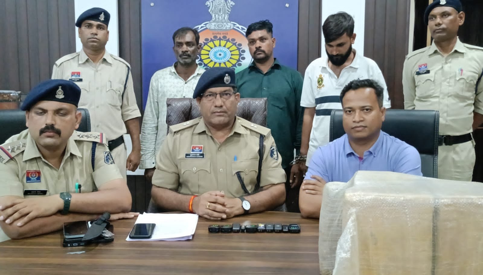 मुंबई महाराष्ट्र के 2 गांजा तस्कर दुर्ग में पकड़ाए, 22 किलो गांजा जप्त