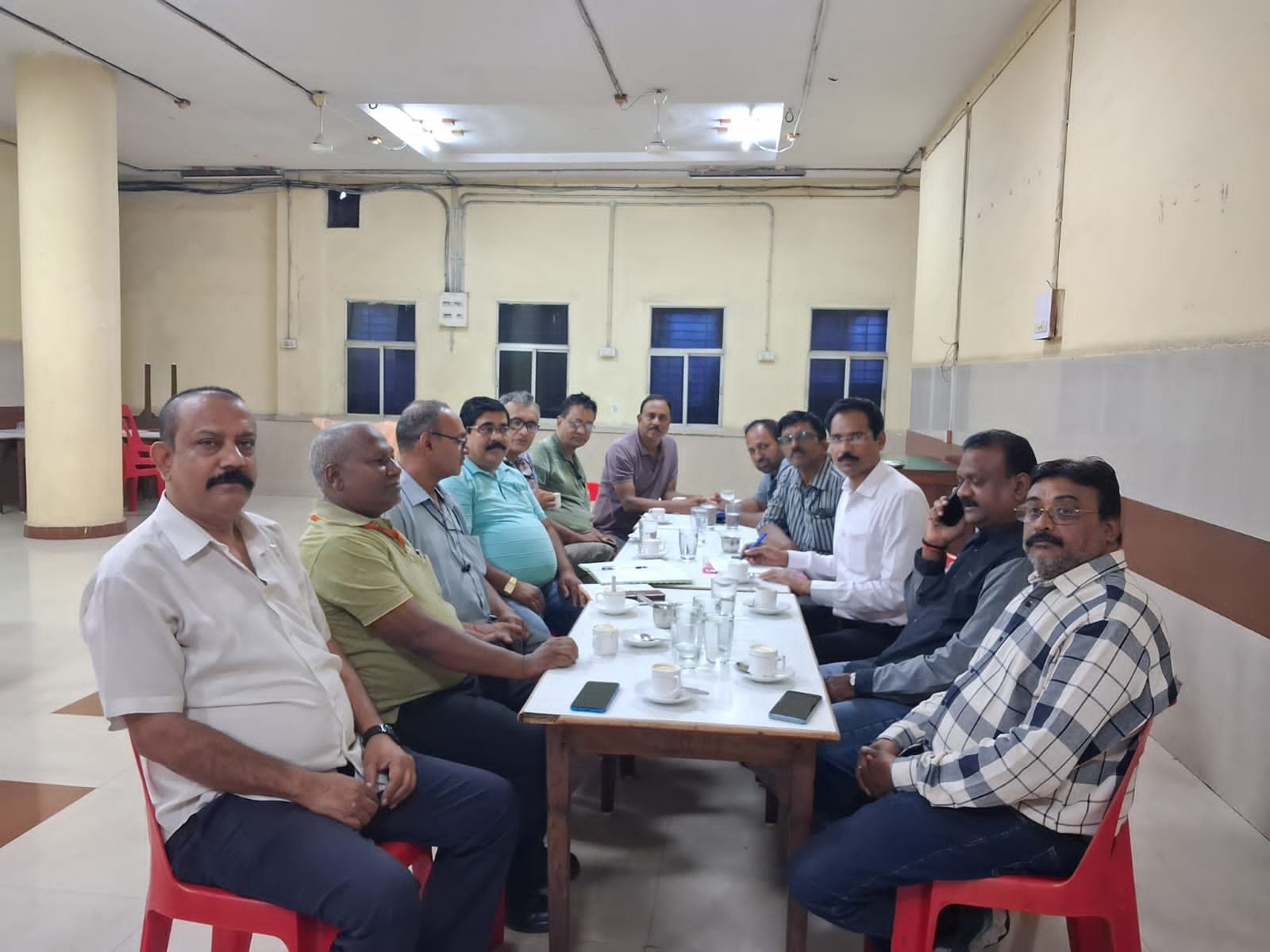 संयुक्त ट्रेड यूनियन का प्रबंधन से सवाल सुंदरता  जरूरी है या कर्मचारियों की सुरक्षा