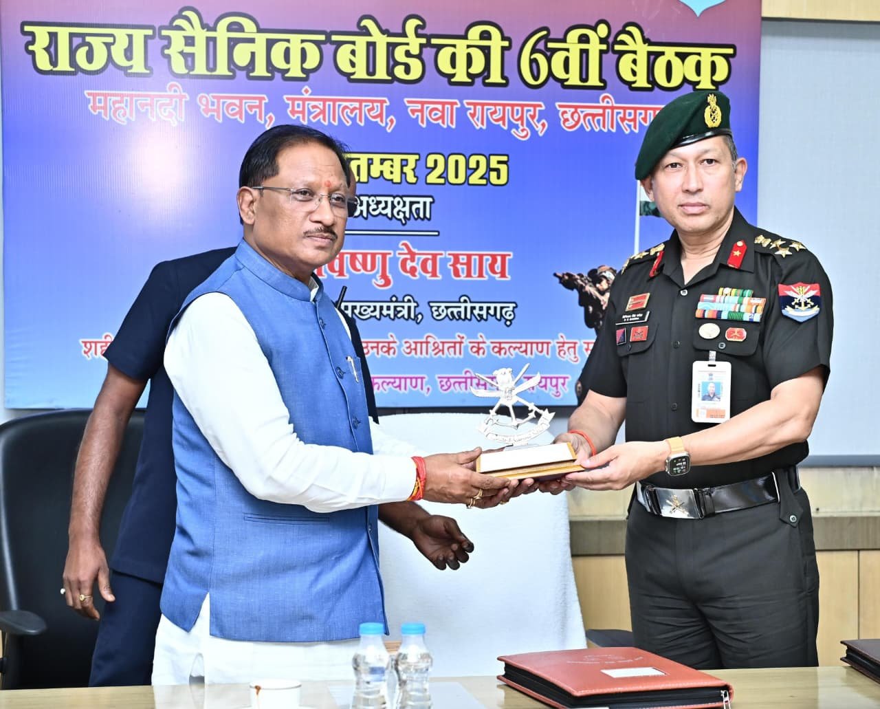 शहीद सैनिकों के आश्रितों को 50 लाख व परमवीर चक्र प्राप्त वीर जवानों को 1 करोड़