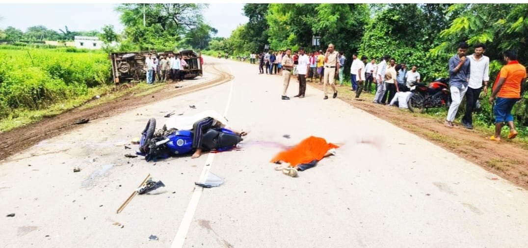 NH-53 में डीआई-बाइक में भिड़ंत, बाइक सवार दो युवकों की मौत, ड्राइवर फरार