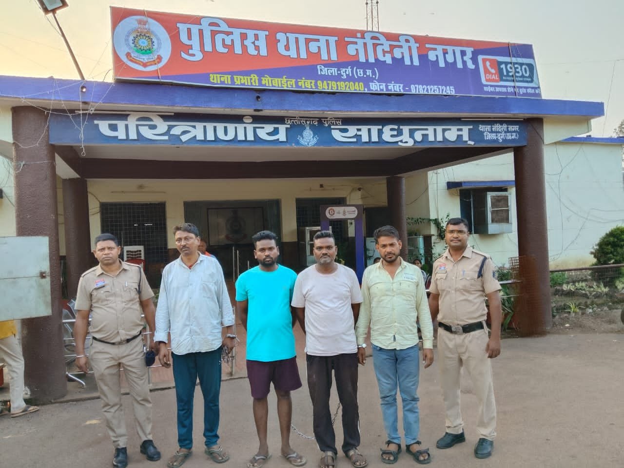 दुर्ग में कंपनी में चोरी करने वाली महिला चोर 4 साथियों के साथ गिरफ्तार