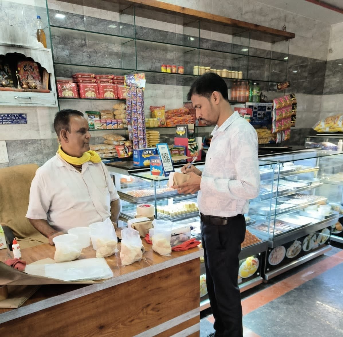 दुर्ग में दो प्रतिष्ठान बिना लाइसेंस कर रहे थे कारोबार, खाद्य विभाग ने वसूल 50000 का जुर्माना