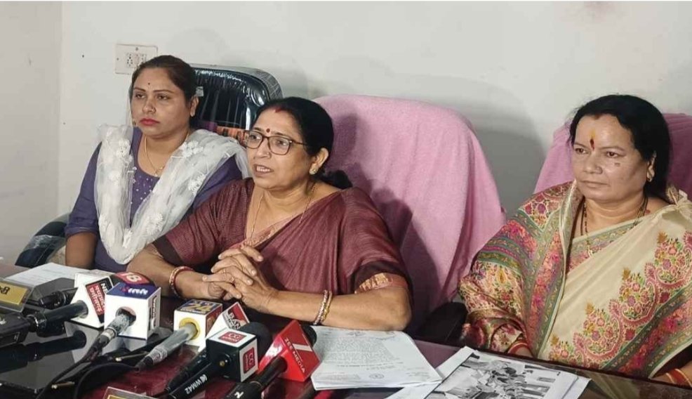 महिला आयोग की अध्यक्ष नायक पर तीन सदस्यों के गंभीर आरोप, मंत्री से शिकायत भी
