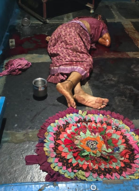 नाती बहू ने दादी सास के सिर पर हथौड़ा मार कर दी हत्या, आरोपियो हिरासत में नाती बहू ने दादी सास के सिर पर हथौड़ा मार कर दी हत्या, आरोपियो हिरासत में