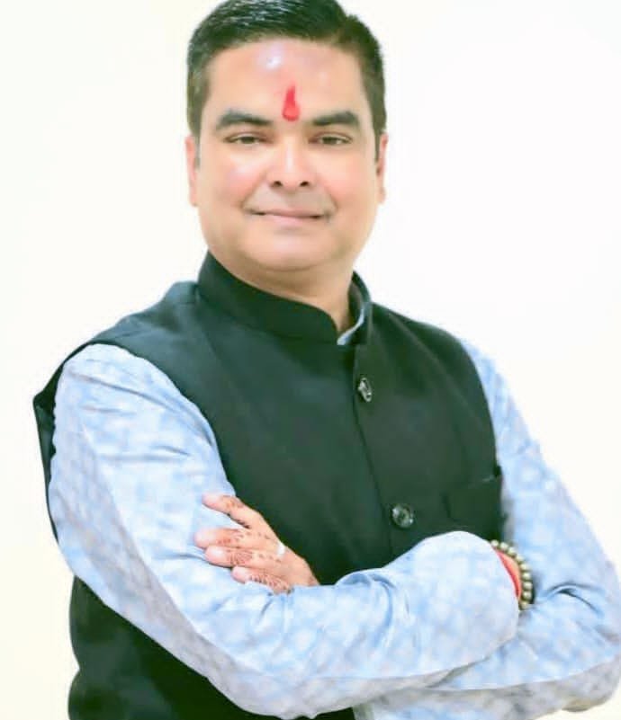 विधायक रिकेश बिहार रवाना, कहा – फिर बन रही NDA की सरकार