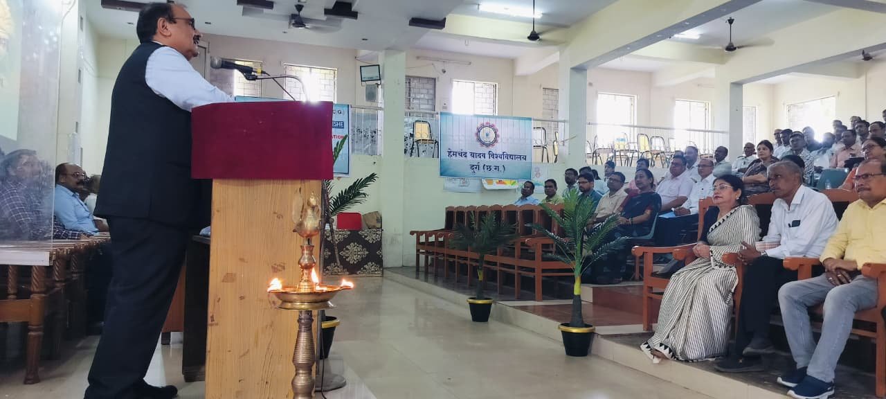 छत्तीसगढ़ को उच्च शिक्षा क्षेत्र में शीर्ष 05 राज्यों में शामिल करने होंगे हर संभव प्रयास – डॉ तिवारी