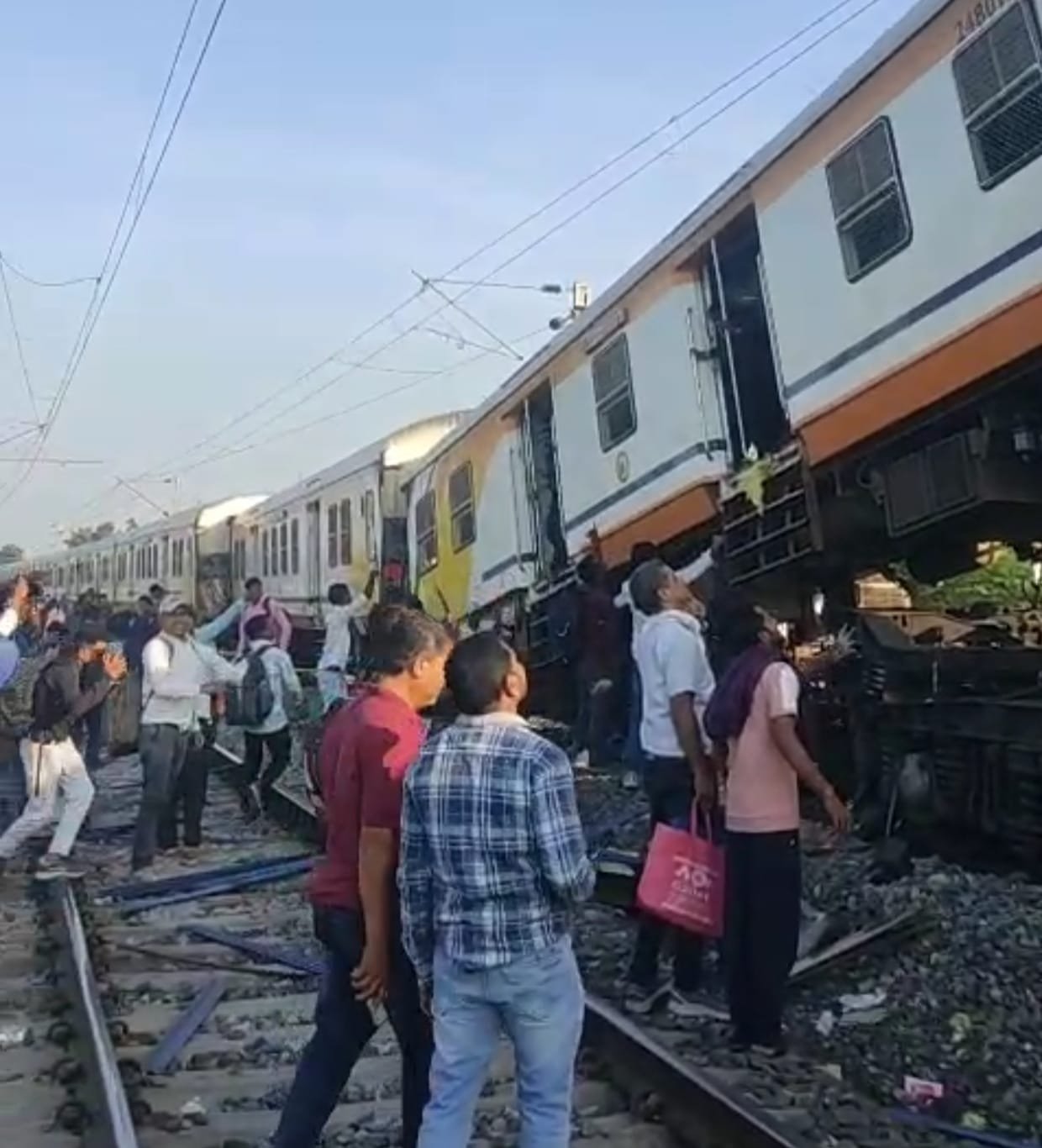 CM विष्णुदेव साय ने बिलासपुर के पास हुई ट्रेन दुर्घटना पर गहरा दुःख व्यक्त किया