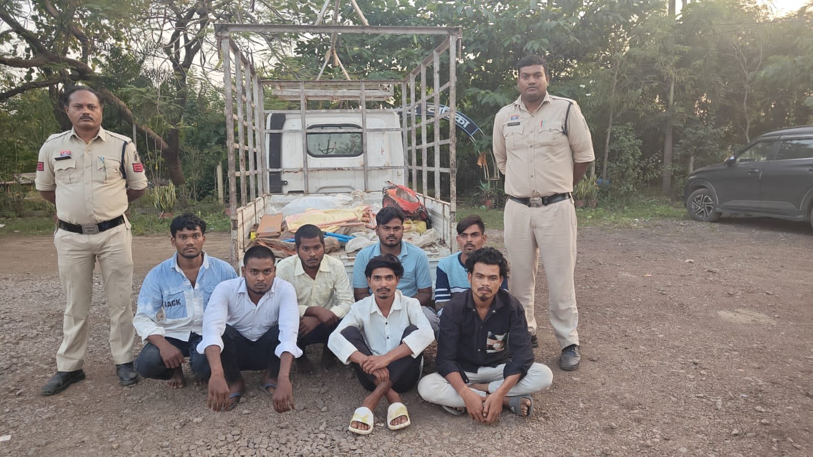 इंडस्ट्रियल एरिया से कॉपर वायर चुराया, गाड़ी में लोड कर भागे, पुलिस नाकेबंदी में पकड़े गए इंडस्ट्रियल एरिया से कॉपर वायर चुराया, गाड़ी में लोड कर भागे, पुलिस नाकेबंदी में पकड़े गए