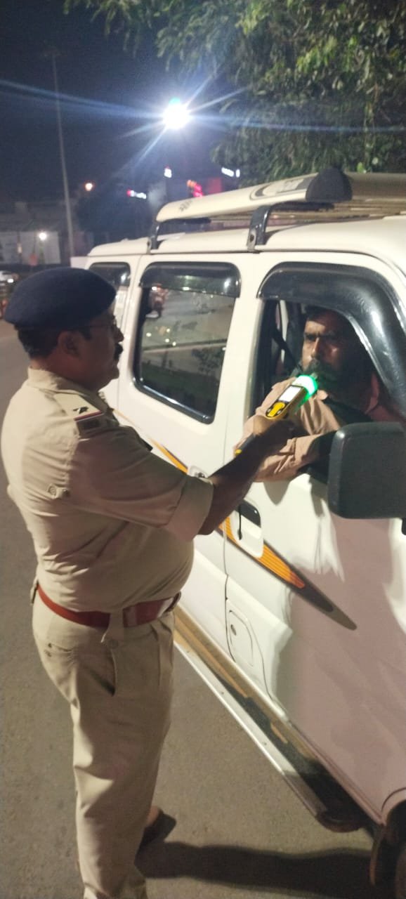 दुर्ग में गत वर्ष की तुलना में शराब पीकर वाहन चलाने वालों की संख्या में तीन गुना वृद्धि